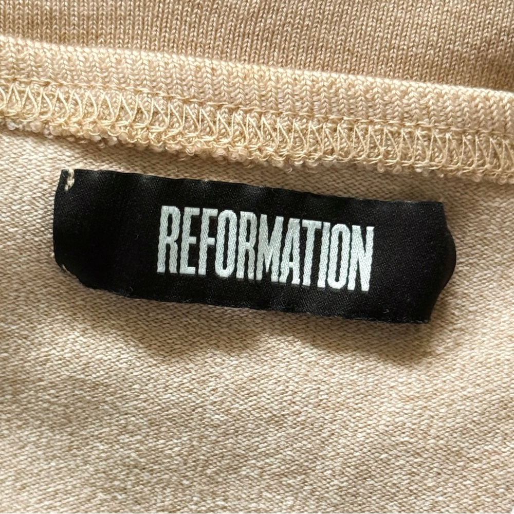 REFORMATION TAN KNIT SPAGHETTI STRAP V-NECK CROP TOP - Picture 6 of 7